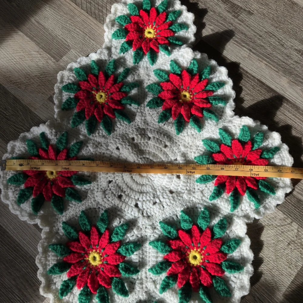 Vintage Handmade Crochet Poinsettia 3D Flower Christmas Table Runner Large 32" - Picture 10 of 11